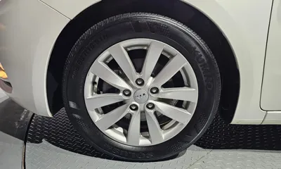 Kia K3 2014, 145146 км, за 3249.31 USD
