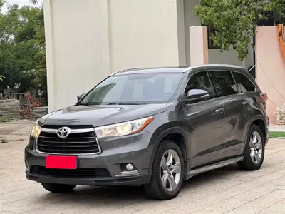 Toyota Highlander 2017, 101000 км, за 14243.4 USD