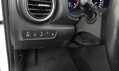 Hyundai Kona 2018, 77728 км, за 9382.23 USD - фото 18