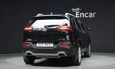 Jeep Cherokee 2016, 192357 км, за 4875.51 USD