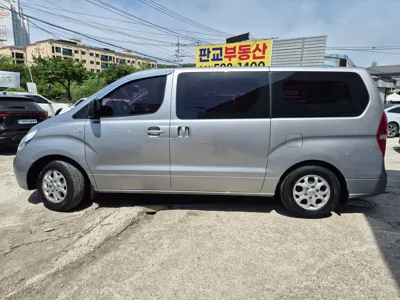 Hyundai Starex 2014, 224000 км, за 3413.42 USD