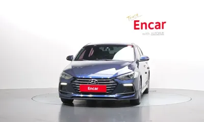 Hyundai Avante 2017, 122375 км, за 5901.27 USD