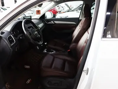 Audi Q3 2014, 129000 км, за 8187.34 USD