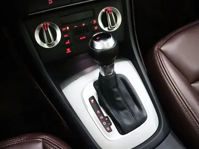 Audi Q3 2014, 129000 км, за 8187.34 USD - фото 20