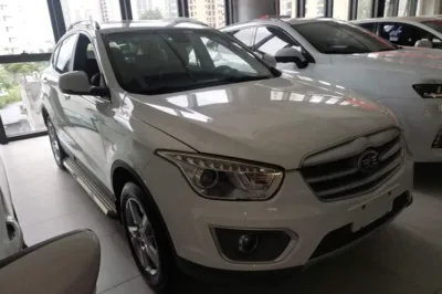 Bestune X80 2013, 29700 км, за 4292 USD