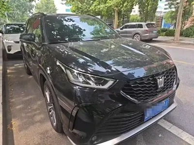 Toyota Crown Kluger 2025, 19600 км, за 32341.93 USD