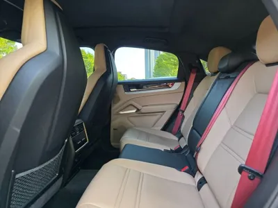 Porsche Cayenne 2024, 46839 км, за 49069.78 USD - фото 13