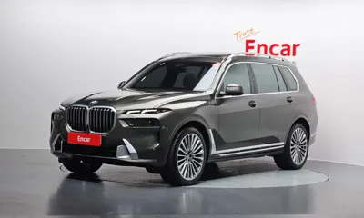 BMW X7 · 2023 год