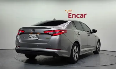 Kia K5 2012, 72128 км, за 4532.32 USD