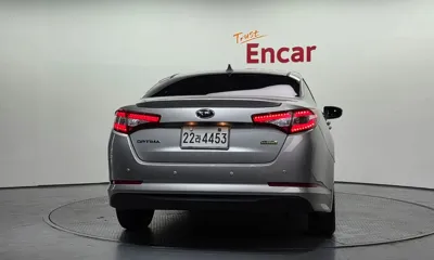 Kia K5 2012, 72128 км, за 4532.32 USD