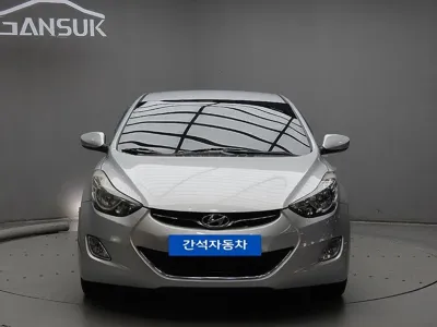 Hyundai Avante · 2012 год