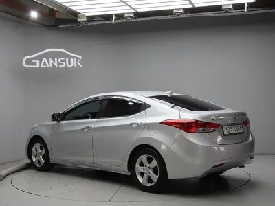 Hyundai Avante 2012, 164382 км, за 1444.14 USD