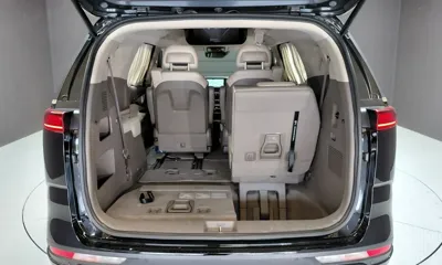 Kia Canival 2023, 42552 км, за 22055.93 USD - фото 19
