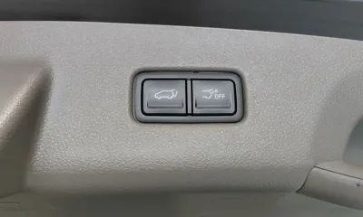 Kia Canival 2023, 42552 км, за 22055.93 USD - фото 28