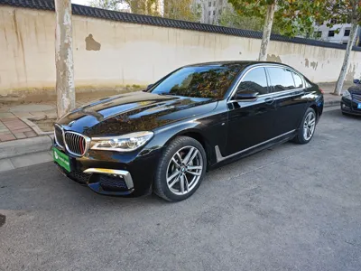 BMW 7 Series · 2018 год