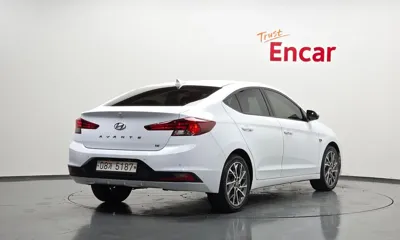 Hyundai Avante 2019, 190404 км, за 5382.7 USD
