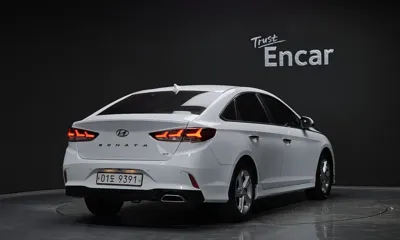 Hyundai Sonata 2018, 107794 км, за 7271.29 USD