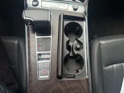 Audi A6 2021, 41760 км, за 28410.96 USD - фото 9