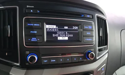 Hyundai Starex 2017, 70910 км, за 14638.31 USD - фото 16