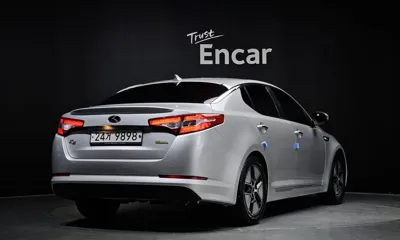 Kia K5 2012, 126193 км, за 3277.72 USD