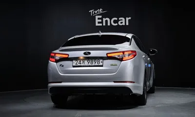 Kia K5 2012, 126193 км, за 3277.72 USD