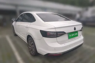 Volkswagen Lavida 2025, 9800 км, за 10192 USD