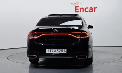 Hyundai Grandeur 2018, 130567 км, за 7605.8 USD