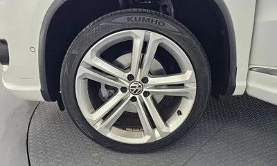 Volkswagen Tiguan 2014, 110381 км, за 8450.44 USD