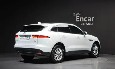 Jaguar F-Pace 2017, 131050 км, за 8725.55 USD