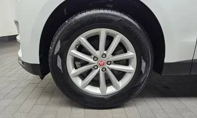 Jaguar F-Pace 2017, 131050 км, за 8725.55 USD