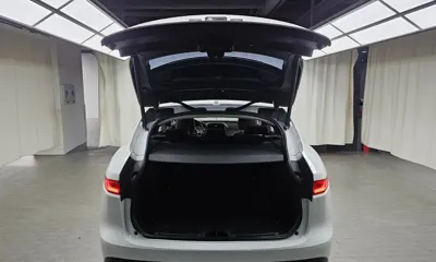 Jaguar F-Pace 2017, 131050 км, за 8725.55 USD - фото 20