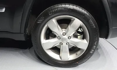 Jeep Cherokee 2012, 179328 км, за 3698.89 USD