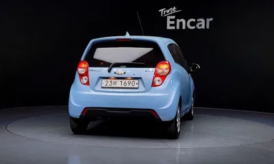 ChevroletGMDaewoo Spark 2015, 76597 км, за 2114.3 USD