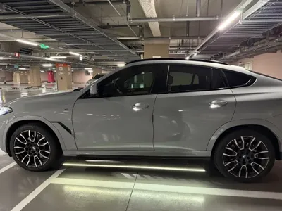 BMW X6 2025, 10690 км, за 74751.32 USD