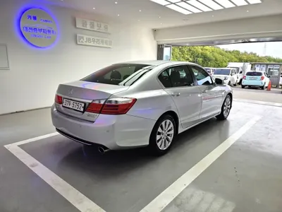 Honda Accord 2014, 89304 км, за 5139.22 USD - фото 7
