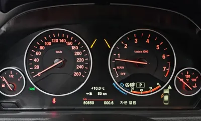 BMW 3-Series 2018, 50850 км, за 10765.39 USD - фото 8