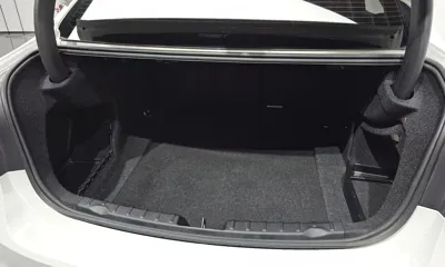 BMW 3-Series 2018, 50850 км, за 10765.39 USD - фото 20