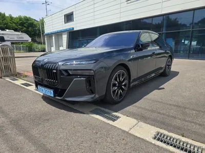 BMW i7 2026, 18800 км, за 130932.98 USD