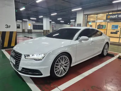 Audi A7 2016, 105400 км, за 13128.53 USD