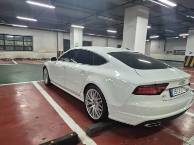 Audi A7 2016, 105400 км, за 13128.53 USD