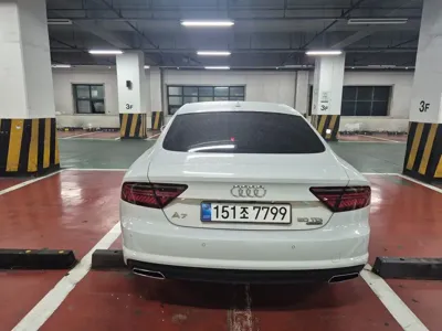 Audi A7 2016, 105400 км, за 13128.53 USD