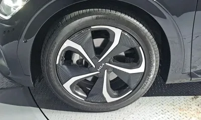 Kia EV6 2022, 66180 км, за 23500.07 USD