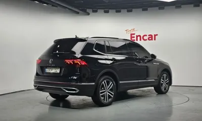 Volkswagen Tiguan 2023, 63644 км, за 16148.98 USD