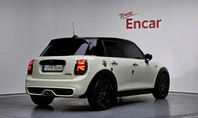 MINI Cooper 2021, 53367 км, за 15229.09 USD