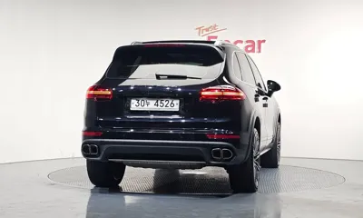 Porsche Cayenne 2015, 146997 км, за 23503.29 USD