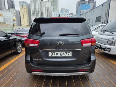 Kia Canival 2016, 99000 км, за 8338.77 USD