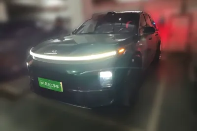 Li Auto L9 · 2022 год