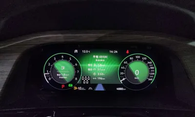 Volkswagen Atlas 2025, 4880 км, за 37834.98 USD - фото 8