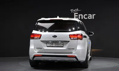 Kia Canival 2016, 122631 км, за 7862.57 USD