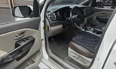 Kia Canival 2016, 122631 км, за 7862.57 USD - фото 11